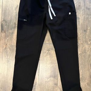 FIGS SCRUB PANTS -Black, PETITE Small, Technical collection